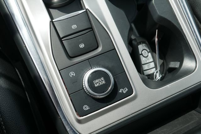 Used 2020 Ford Explorer XLT w/ Equipment Group 202A image 22