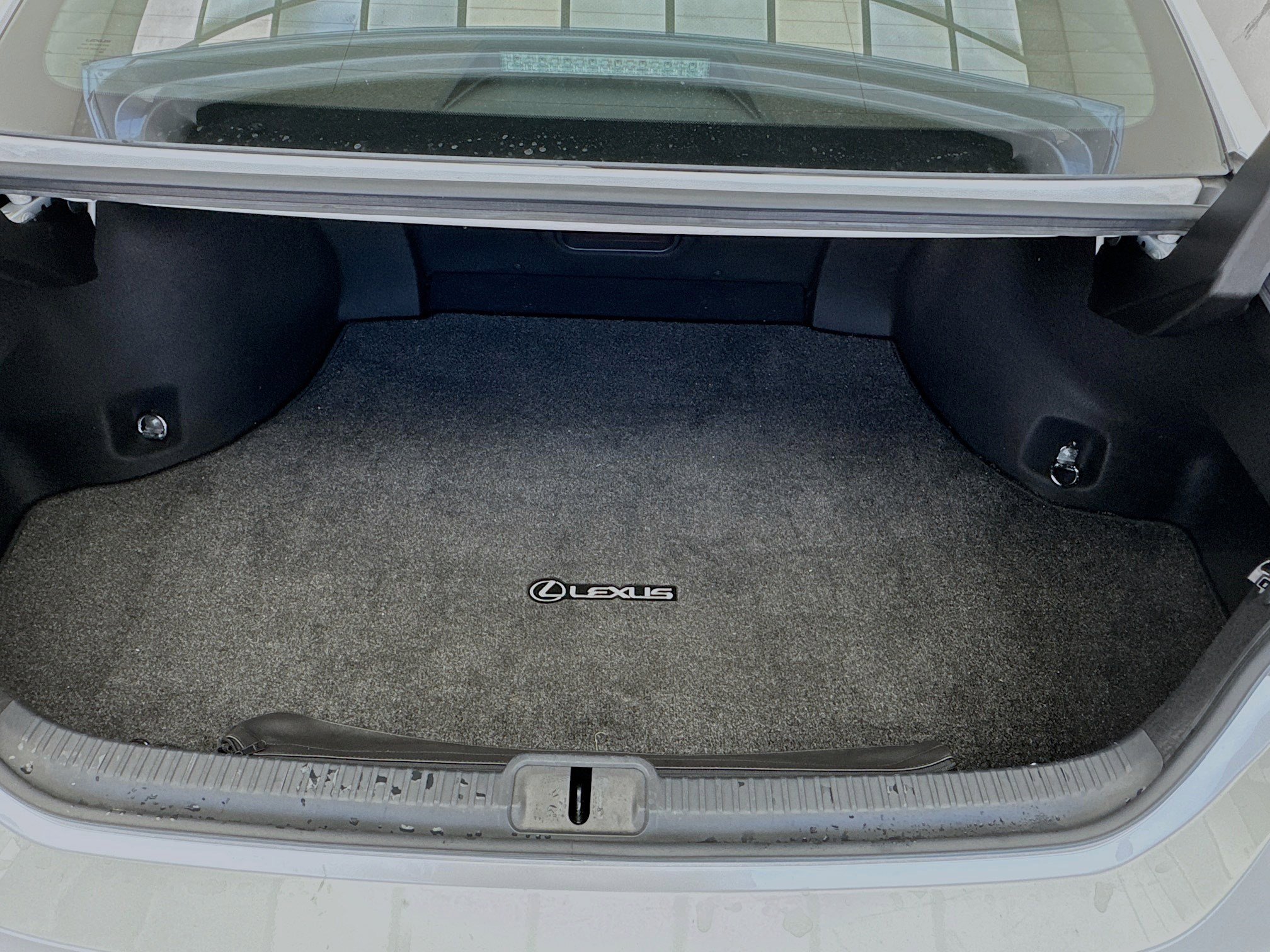 Used 2020 Lexus ES 300h w/ Accessory Package FWD image 19