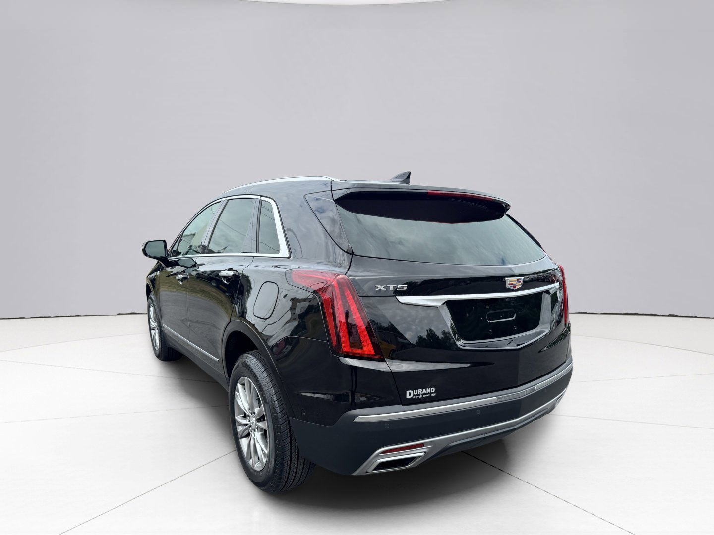 Used 2022 Cadillac XT5 Premium Luxury w/ Technology Package image 3