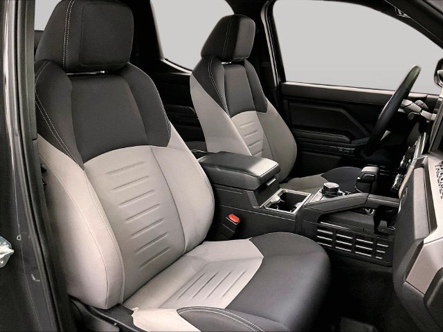 Used 2025 Toyota Tacoma TRD Sport AWD/4WD image 7