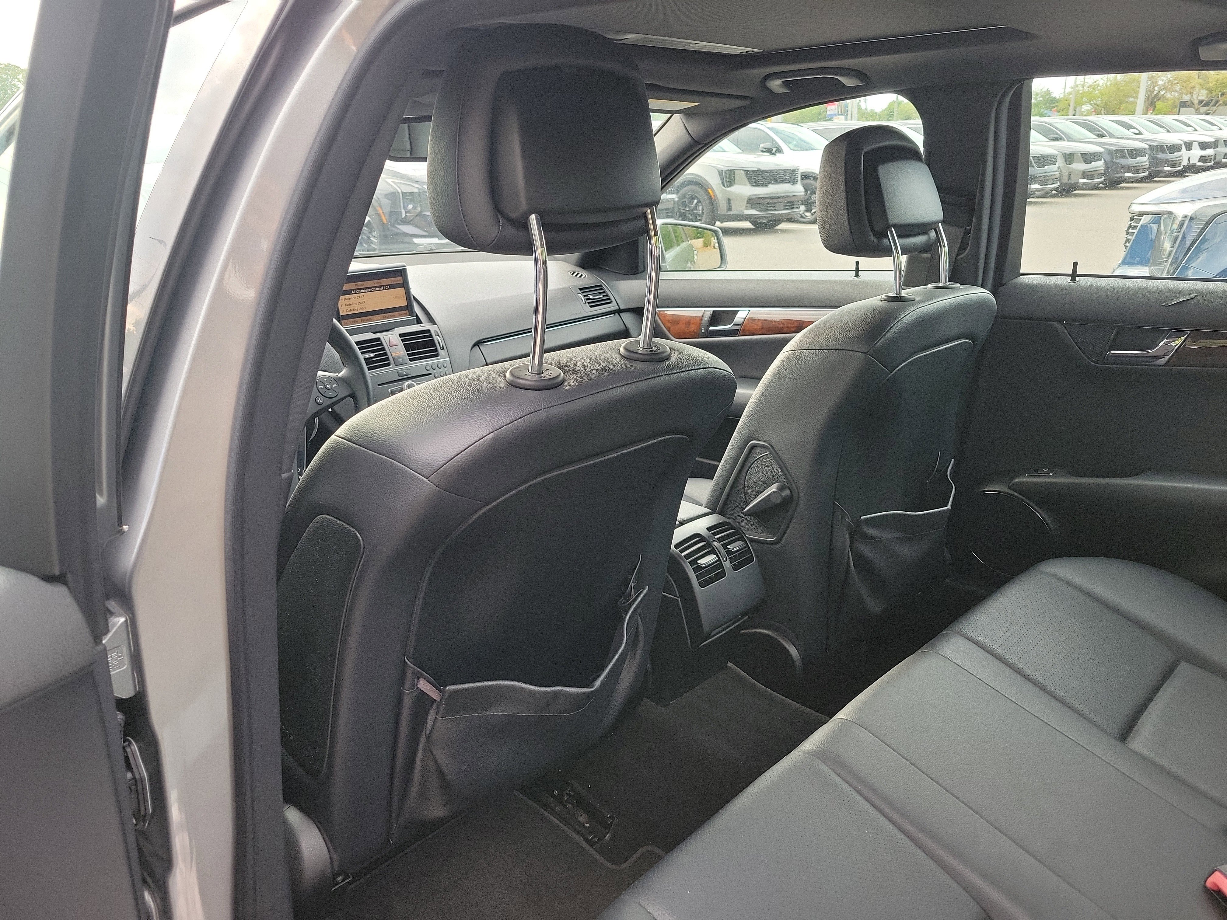 Used 2010 Mercedes-Benz C 300 Sedan image 58
