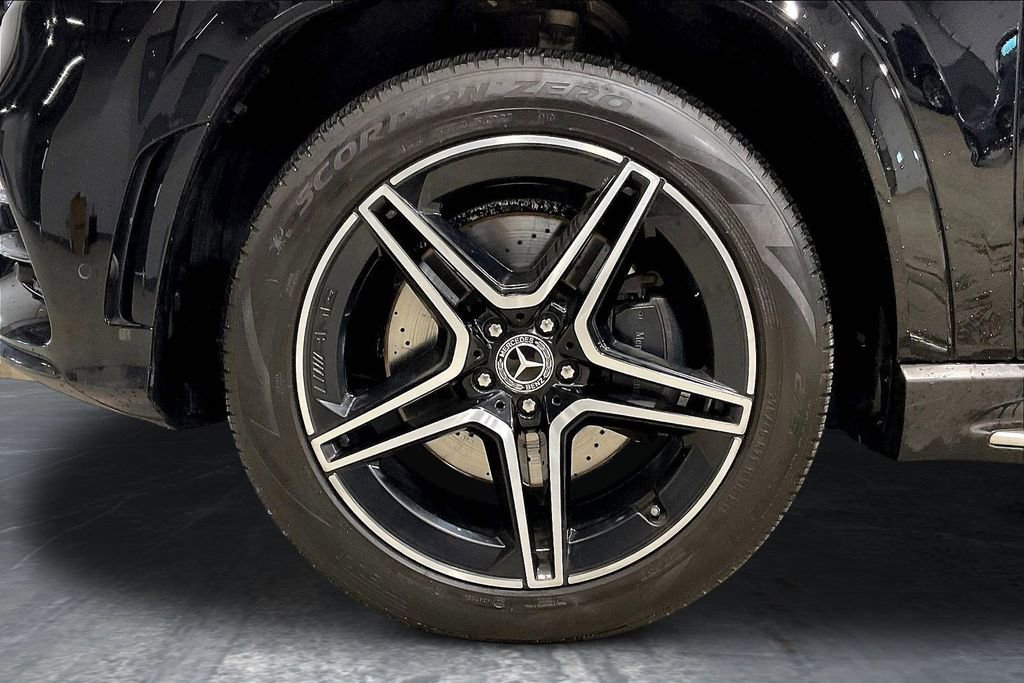 Used 2022 Mercedes-Benz GLS 450 4MATIC image 33