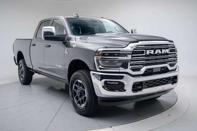 Used 2025 RAM 2500 Laramie AWD/4WD image 3