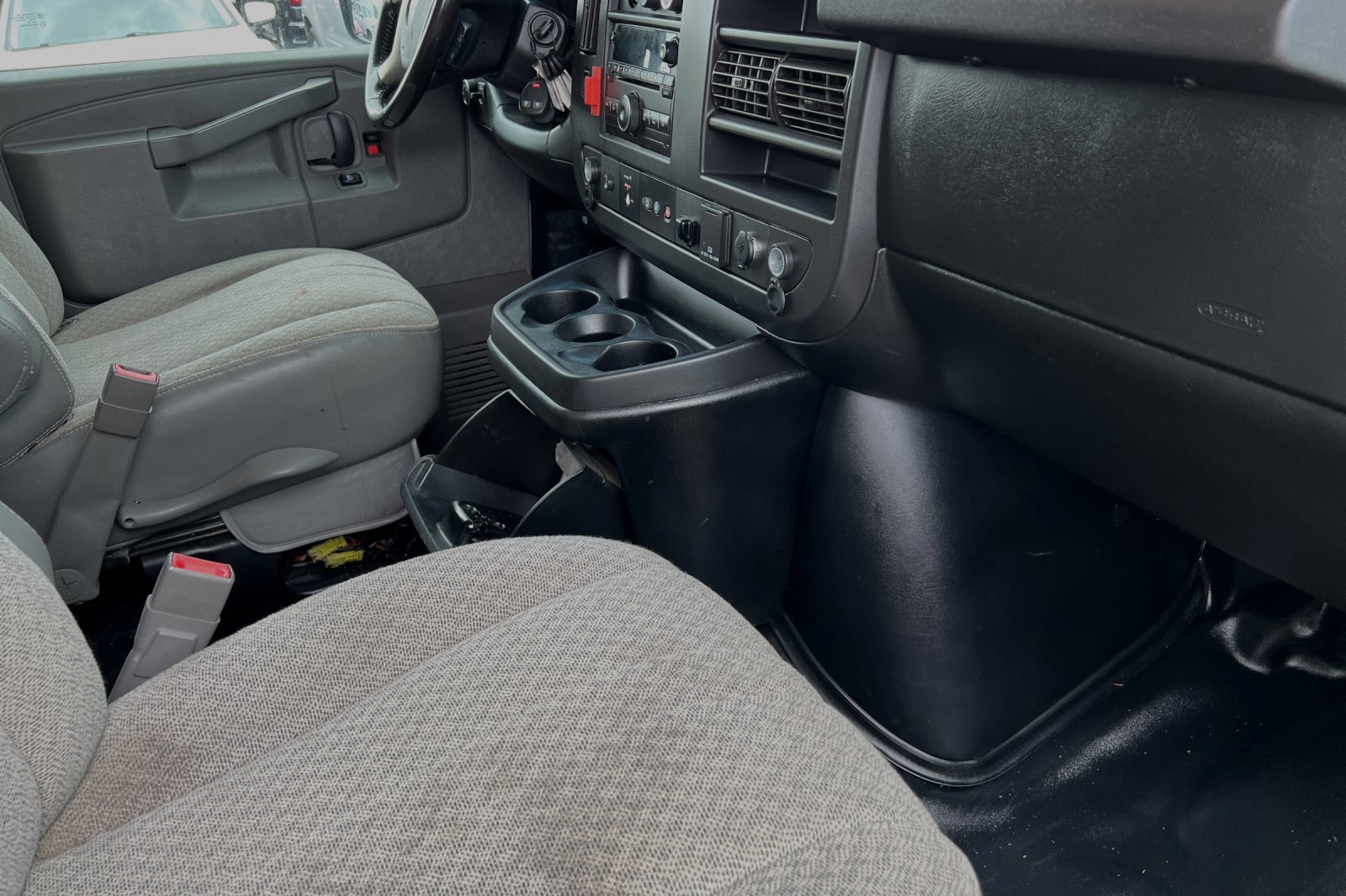 Used 2019 Chevrolet Express 3500 w/ Power Convenience Package image 15