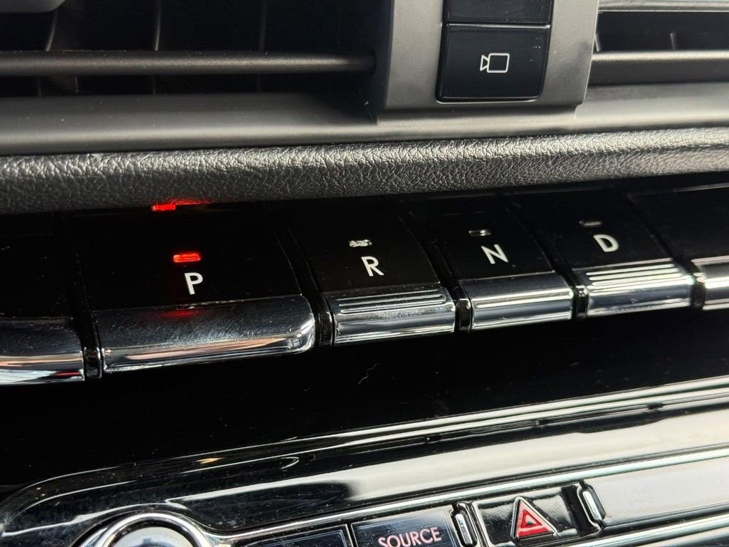 Used 2022 Lincoln Corsair Reserve image 23