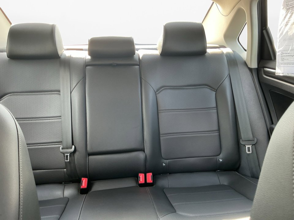 Certified 2020 Volkswagen Passat 2.0T R-Line image 15