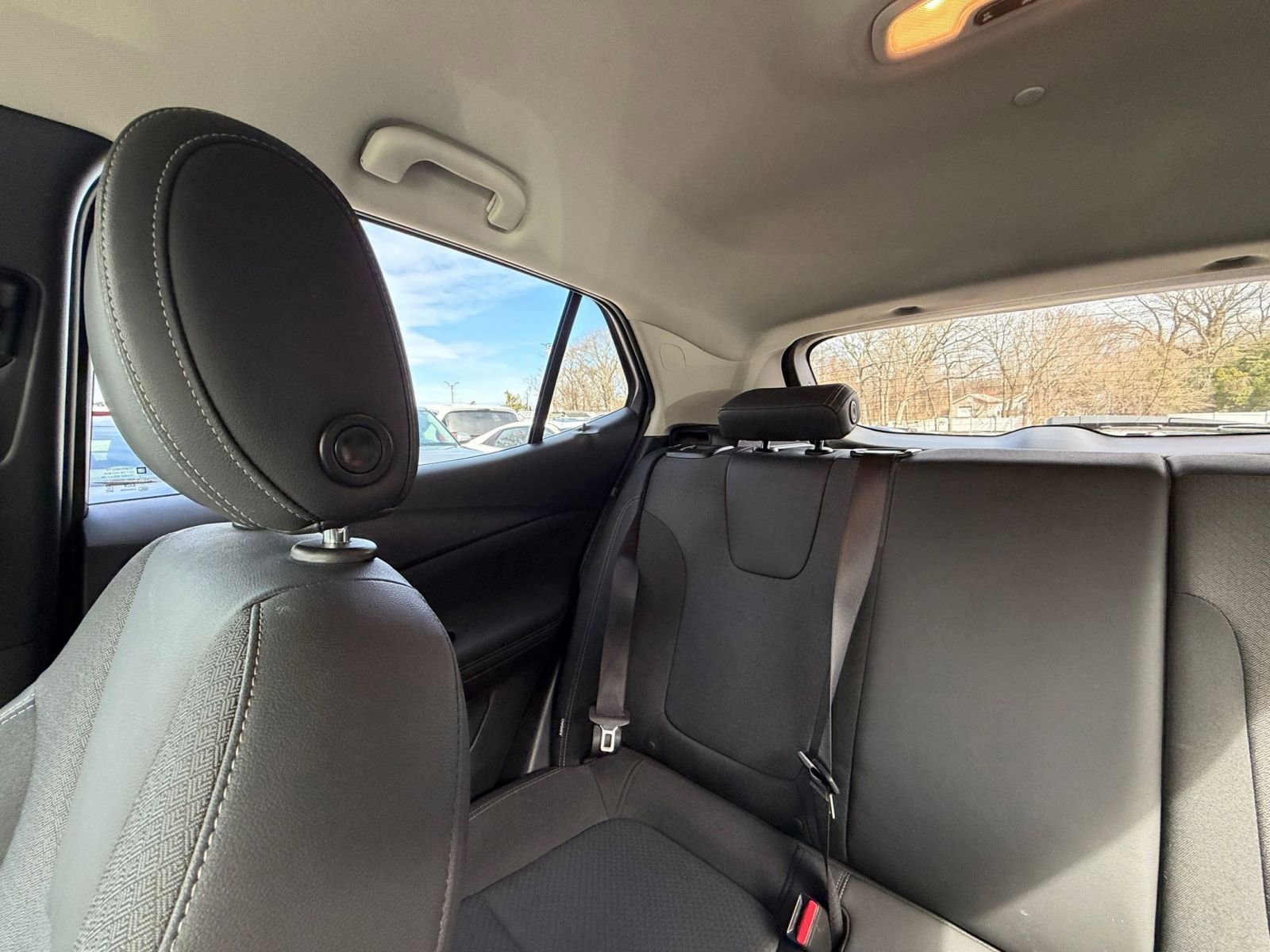 Used 2025 Buick Encore GX Preferred image 38