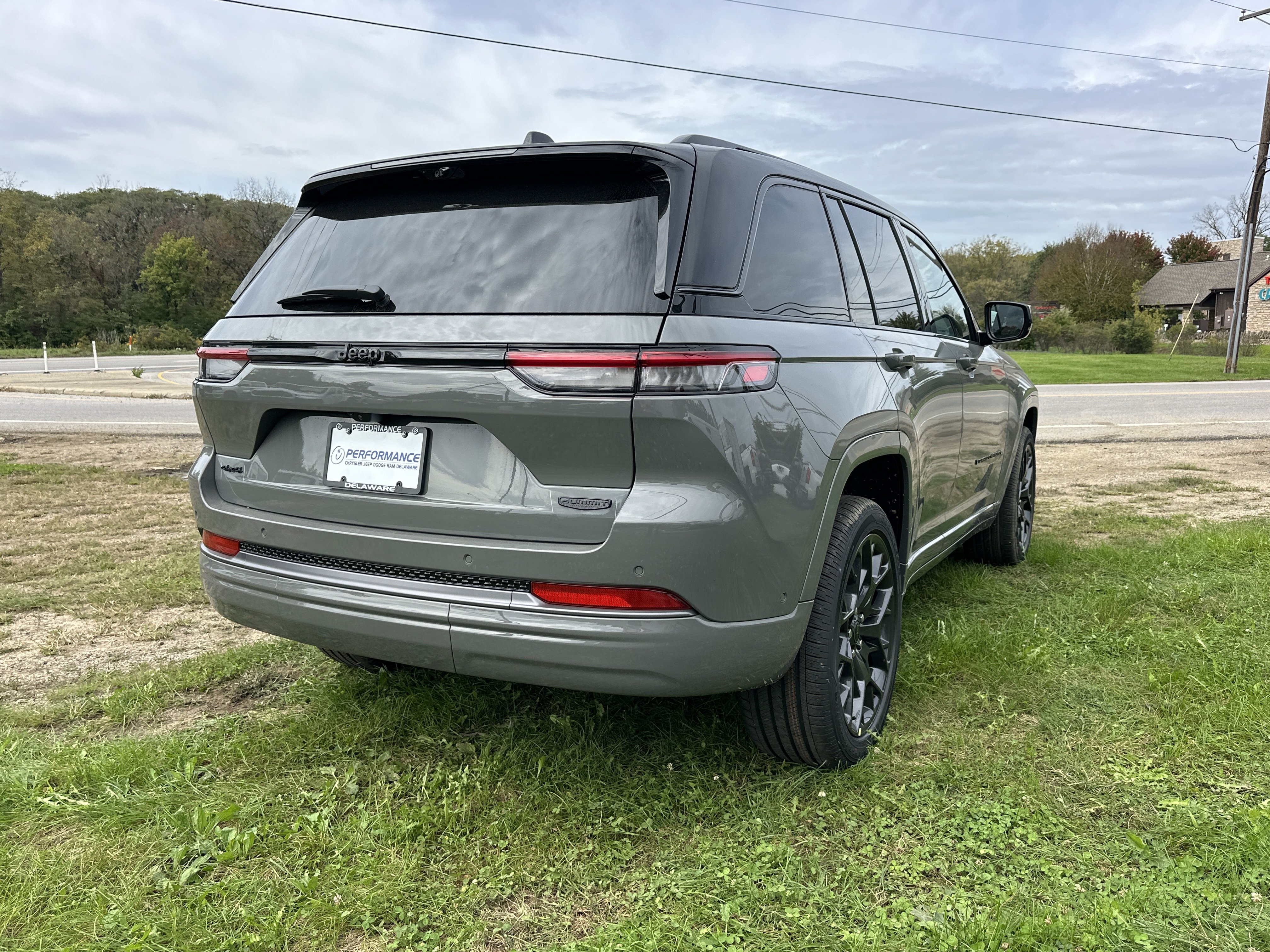 New 2027 Jeep Grand Cherokee Summit AWD/4WD image 18