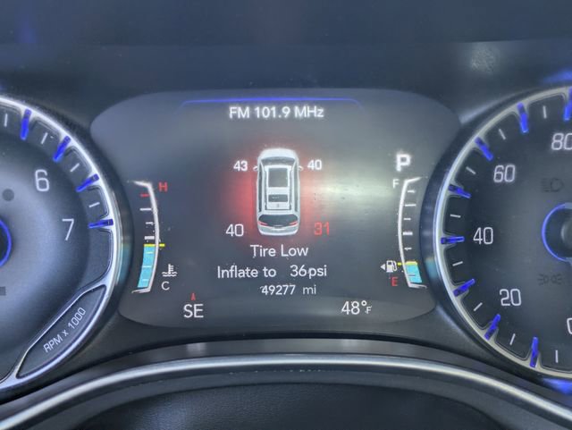 Used 2024 Chrysler Pacifica Touring-L image 31