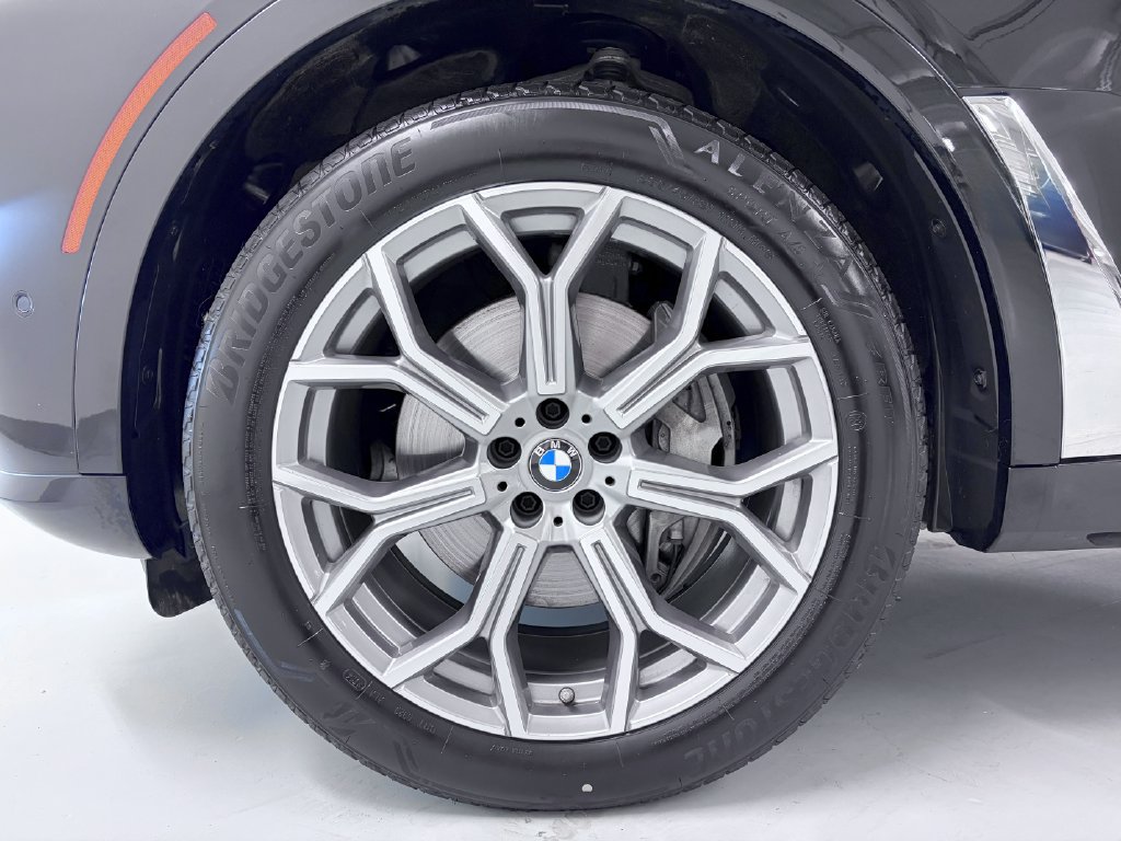 Used 2023 BMW X7 xDrive40i w/ Premium Package AWD/4WD image 10