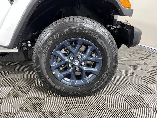 New 2026 Jeep Gladiator Sport AWD/4WD image 5