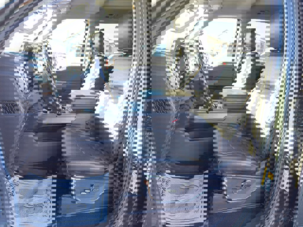 Used 2021 Ford F150 Lariat w/ Max Trailer Tow Package image 20