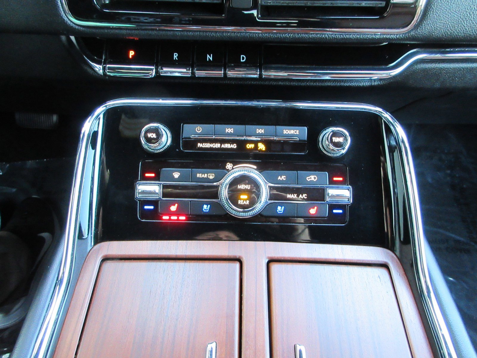 Used 2021 Lincoln Navigator Reserve w/ Cargo Convenience Package image 46