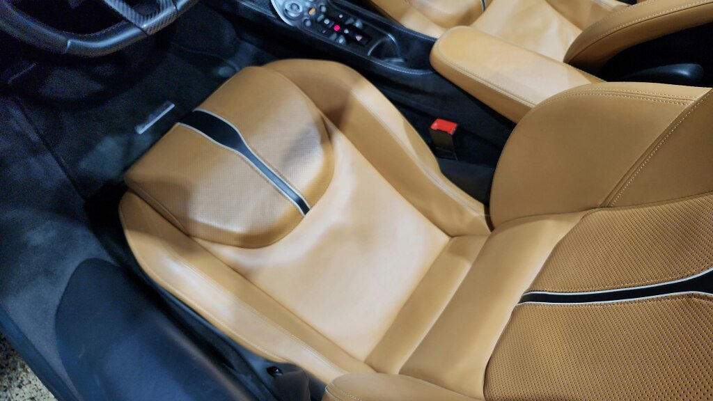 Used 2019 McLaren 570S Spider RWD image 14