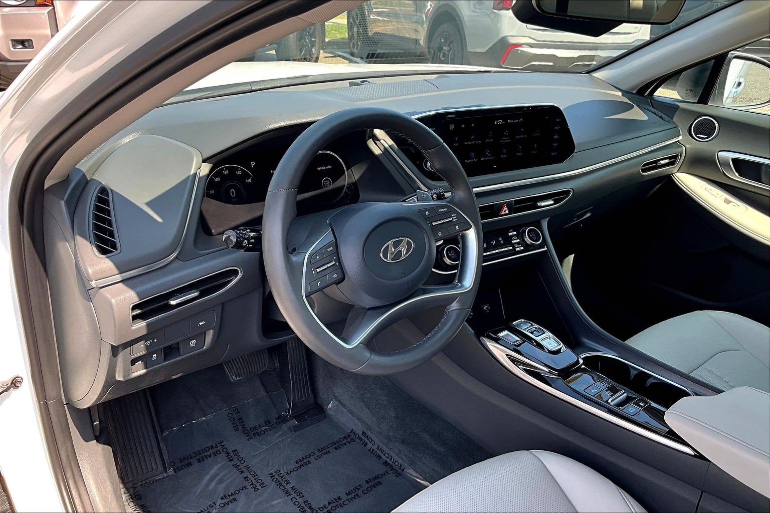 Used 2022 Hyundai Sonata Limited w/ Cargo Package FWD image 13