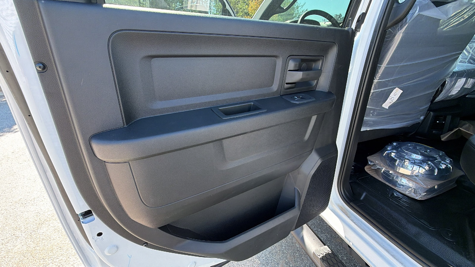 New 2026 RAM 5500 Tradesman w/ Chrome Appearance Group AWD/4WD image 21