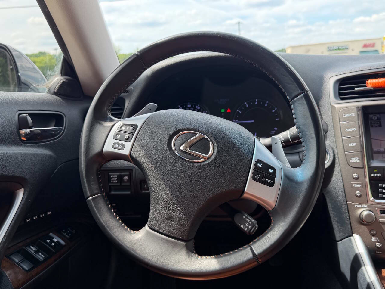 Used 2011 Lexus IS 250C w/ Luxury Pkg RWD image 11