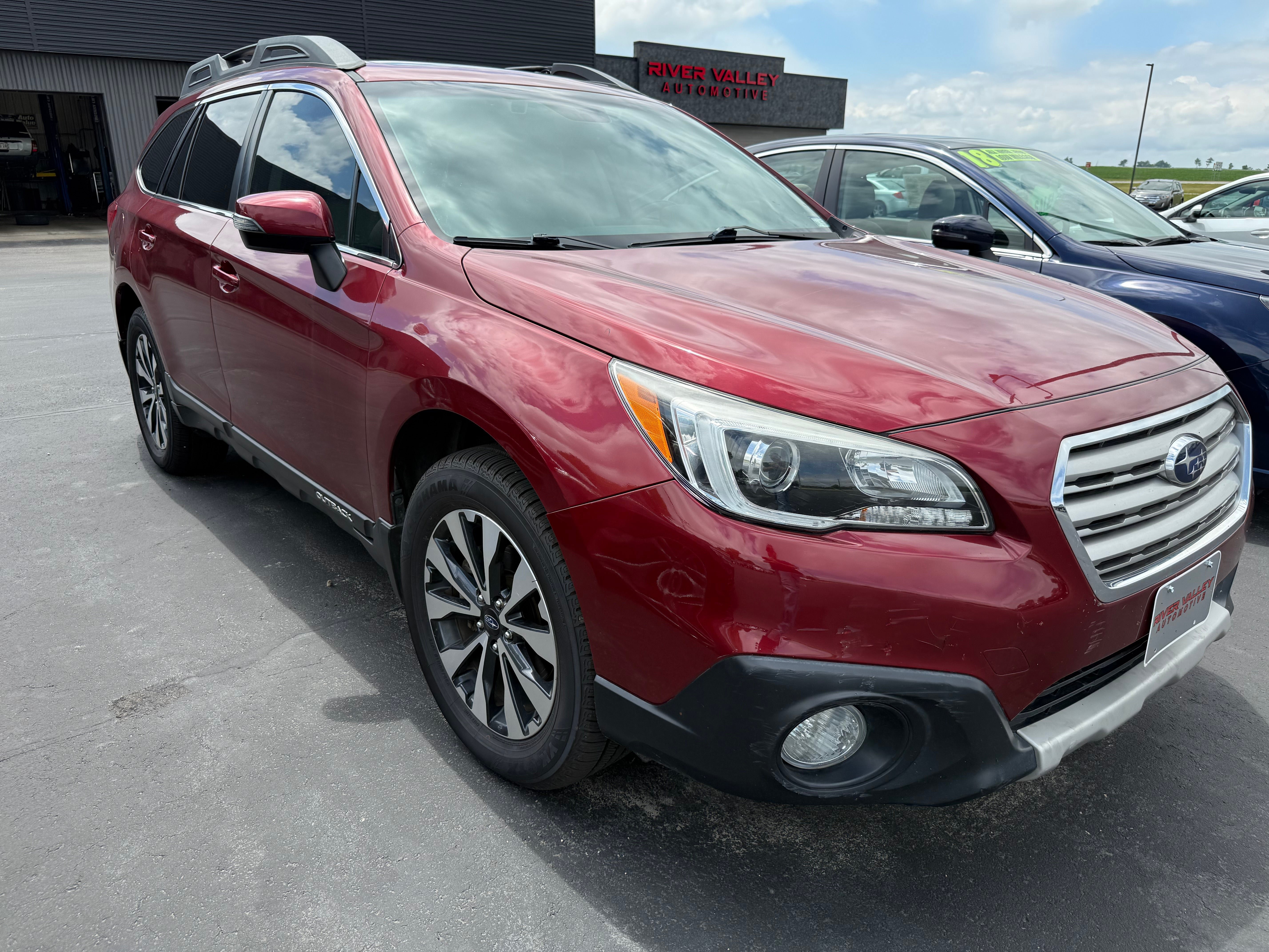 Used 2015 Subaru Outback 2.5i Limited AWD/4WD image 2