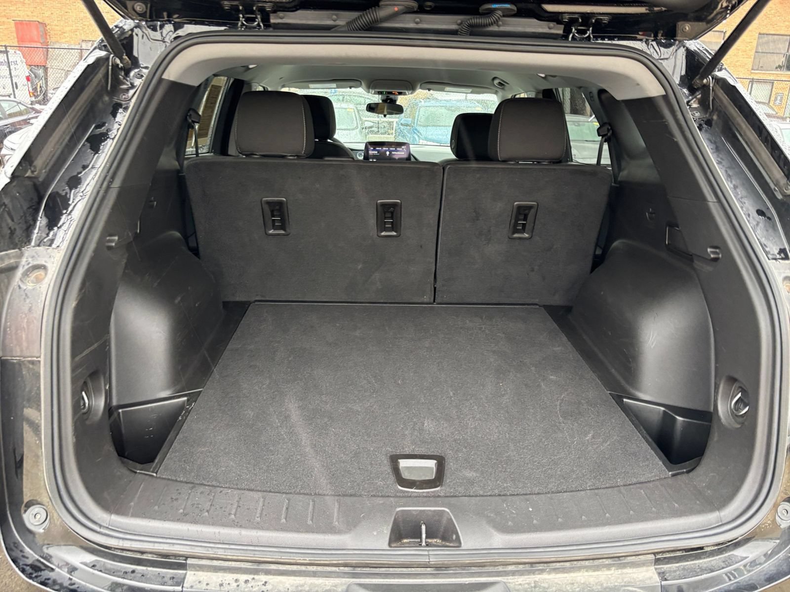 Used 2025 Chevrolet Blazer LT FWD image 32