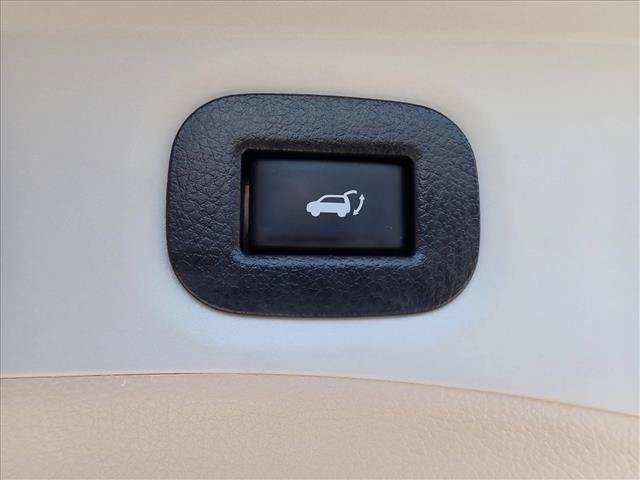 Used 2016 Nissan Rogue SV w/ SV Premium Package AWD/4WD image 9