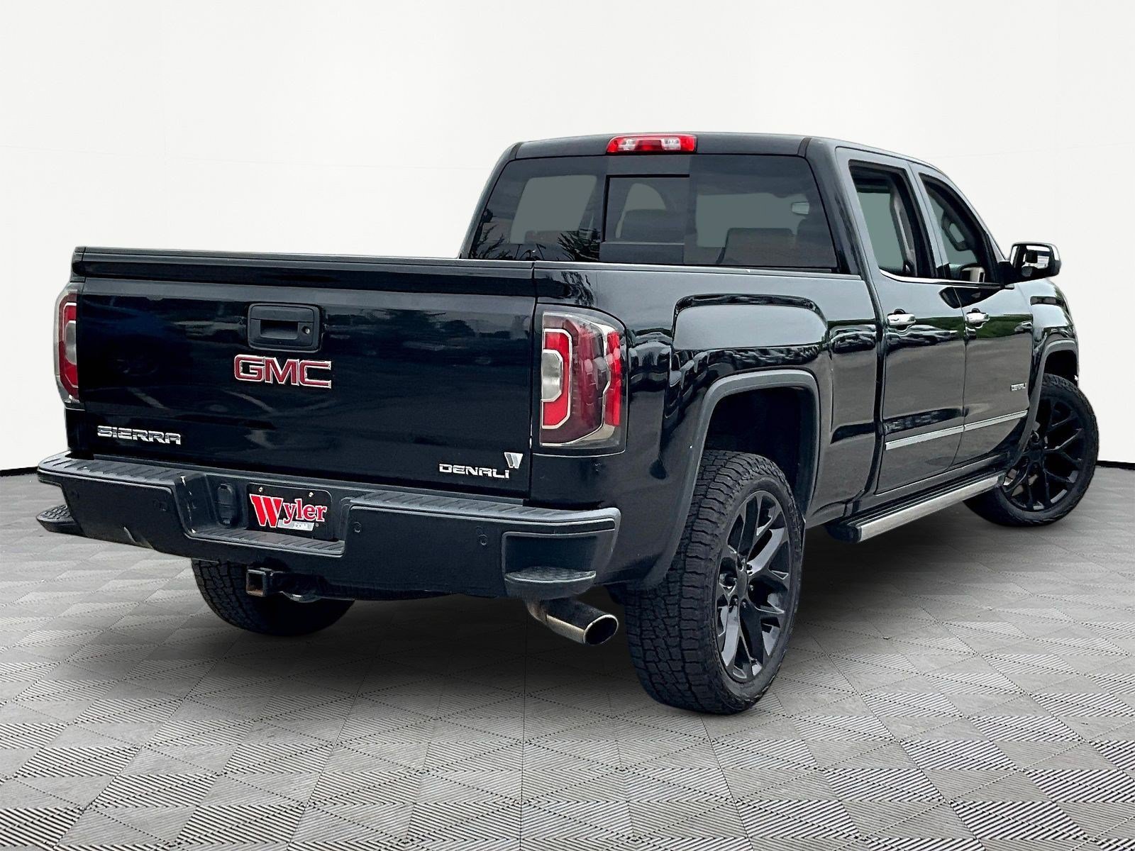 Used 2018 GMC Sierra 1500 Denali w/ Denali Ultimate Package AWD/4WD image 6