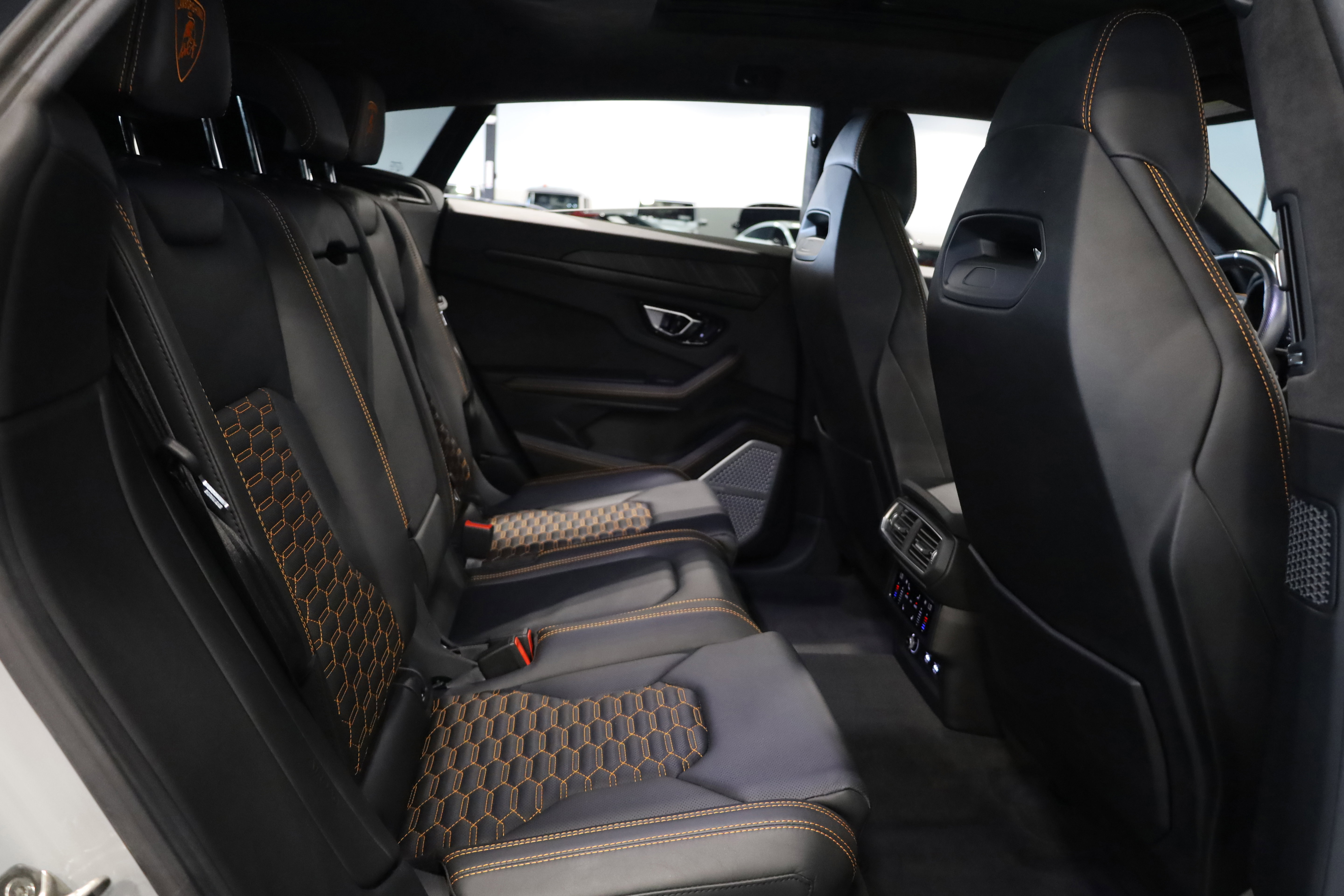 Used 2021 Lamborghini Urus image 40