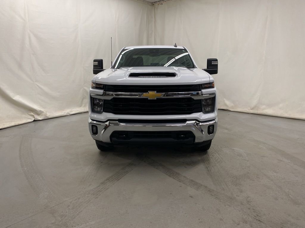 Used 2025 Chevrolet Silverado 2500 LT w/ Convenience Package AWD/4WD image 3