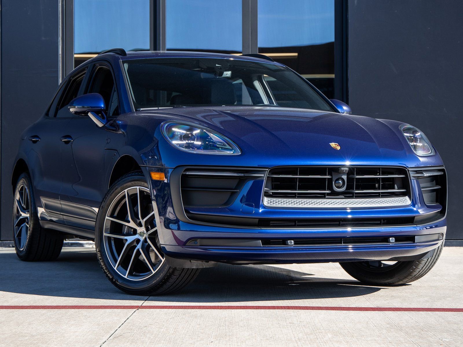 Certified 2026 Porsche Macan image 6
