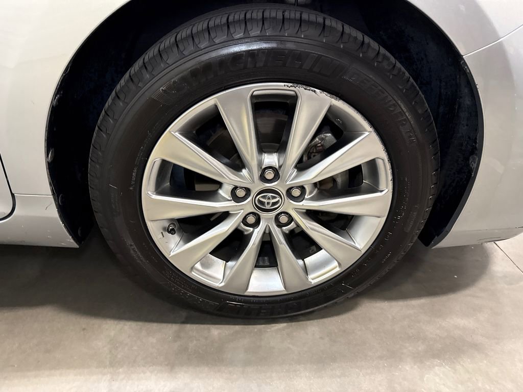 Used 2015 Toyota Camry XLE image 17