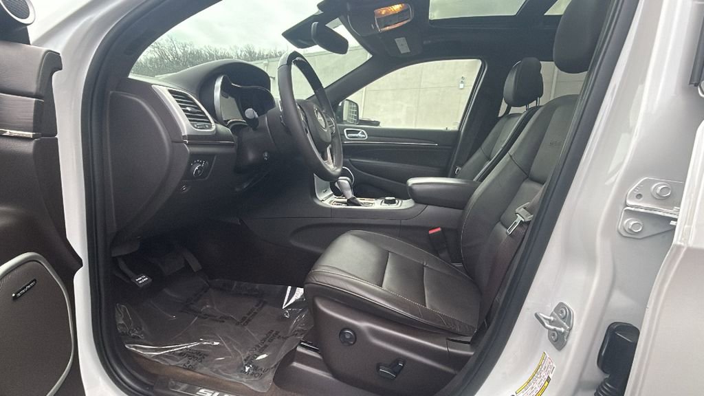 Used 2018 Jeep Grand Cherokee Summit w/ Platinum Series Group image 34