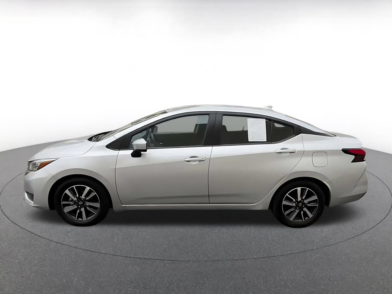 Used 2025 Nissan Versa SV FWD image 6