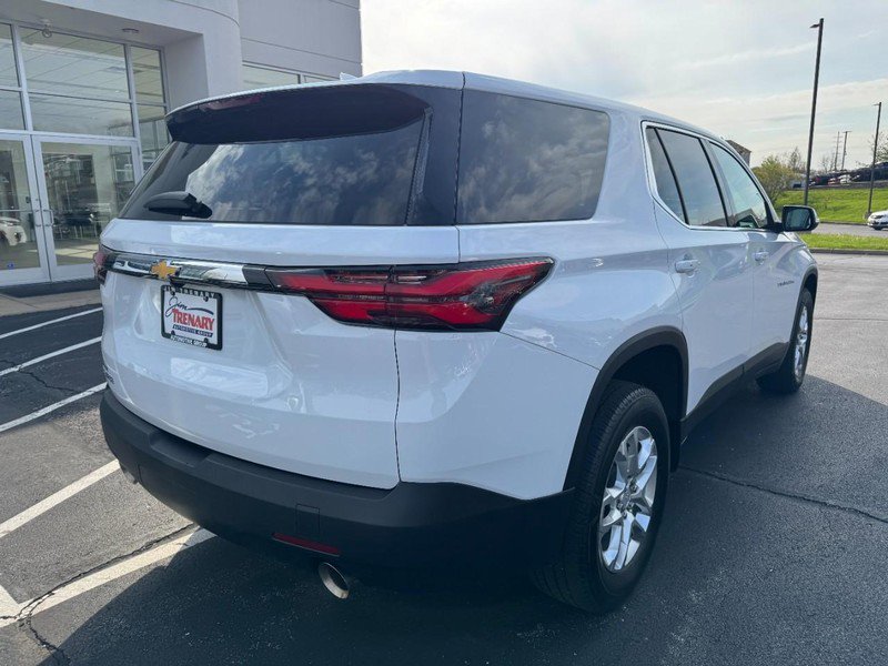 Used 2023 Chevrolet Traverse LS w/ Safety Package image 3