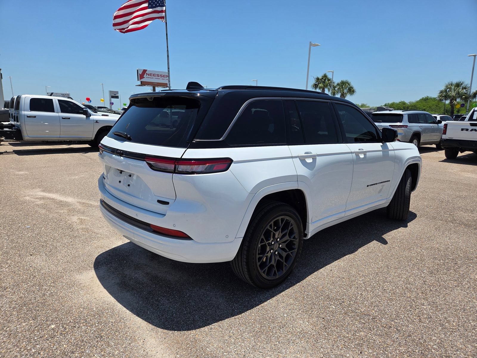 New 2026 Jeep Grand Cherokee Summit AWD/4WD image 7