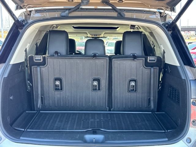 Used 2024 Nissan Pathfinder Platinum w/ Cargo Package image 11