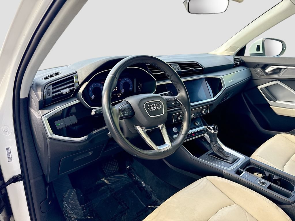 Used 2020 Audi Q3 2.0T Premium w/ Convenience Package AWD/4WD image 9