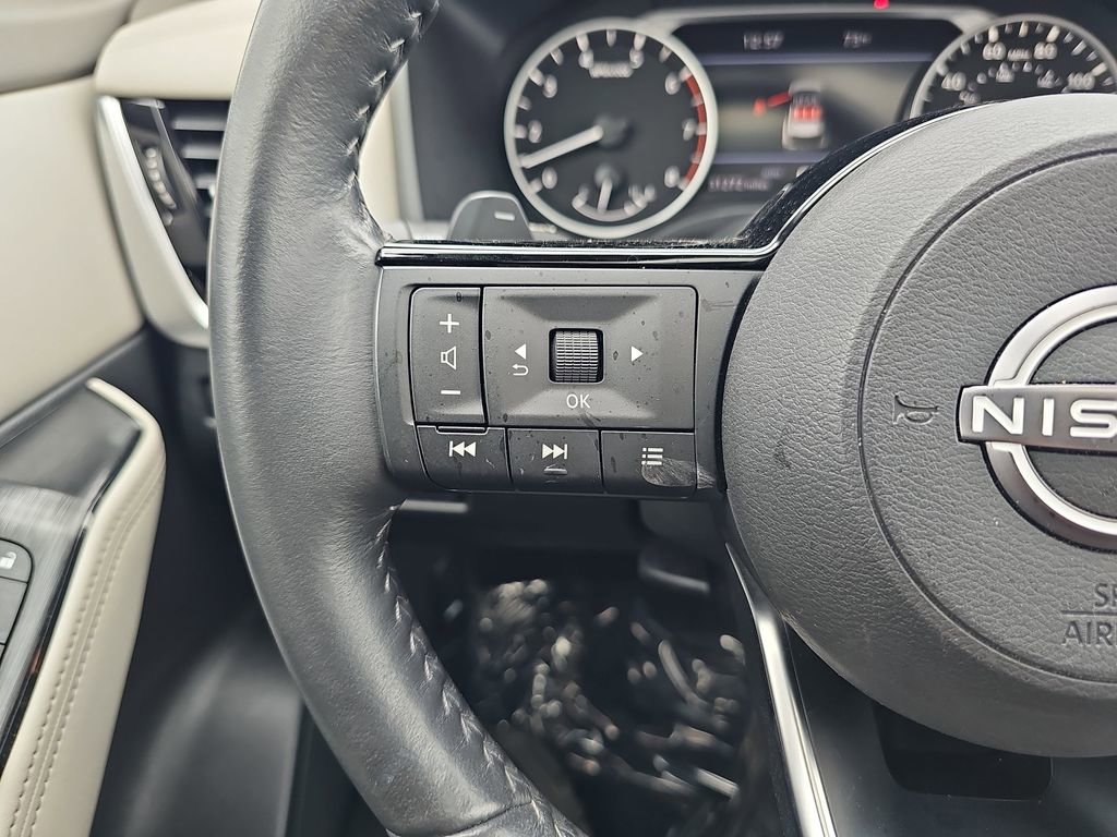 Used 2023 Nissan Rogue SL w/ SL Premium Package image 21