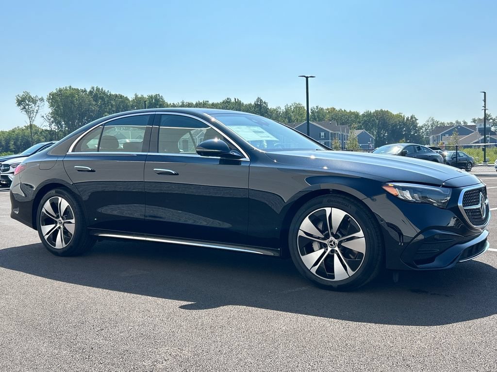 New 2026 Mercedes-Benz E 350 4MATIC Sedan image 2
