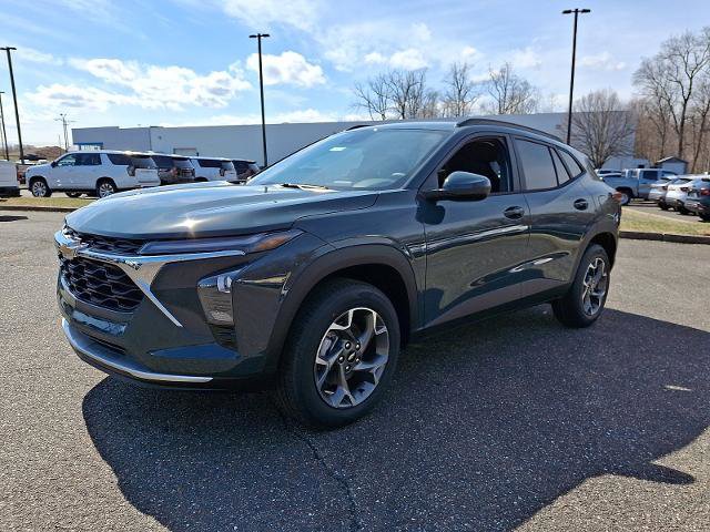 New 2026 Chevrolet Trax LT w/ Driver Confidence Package image 2