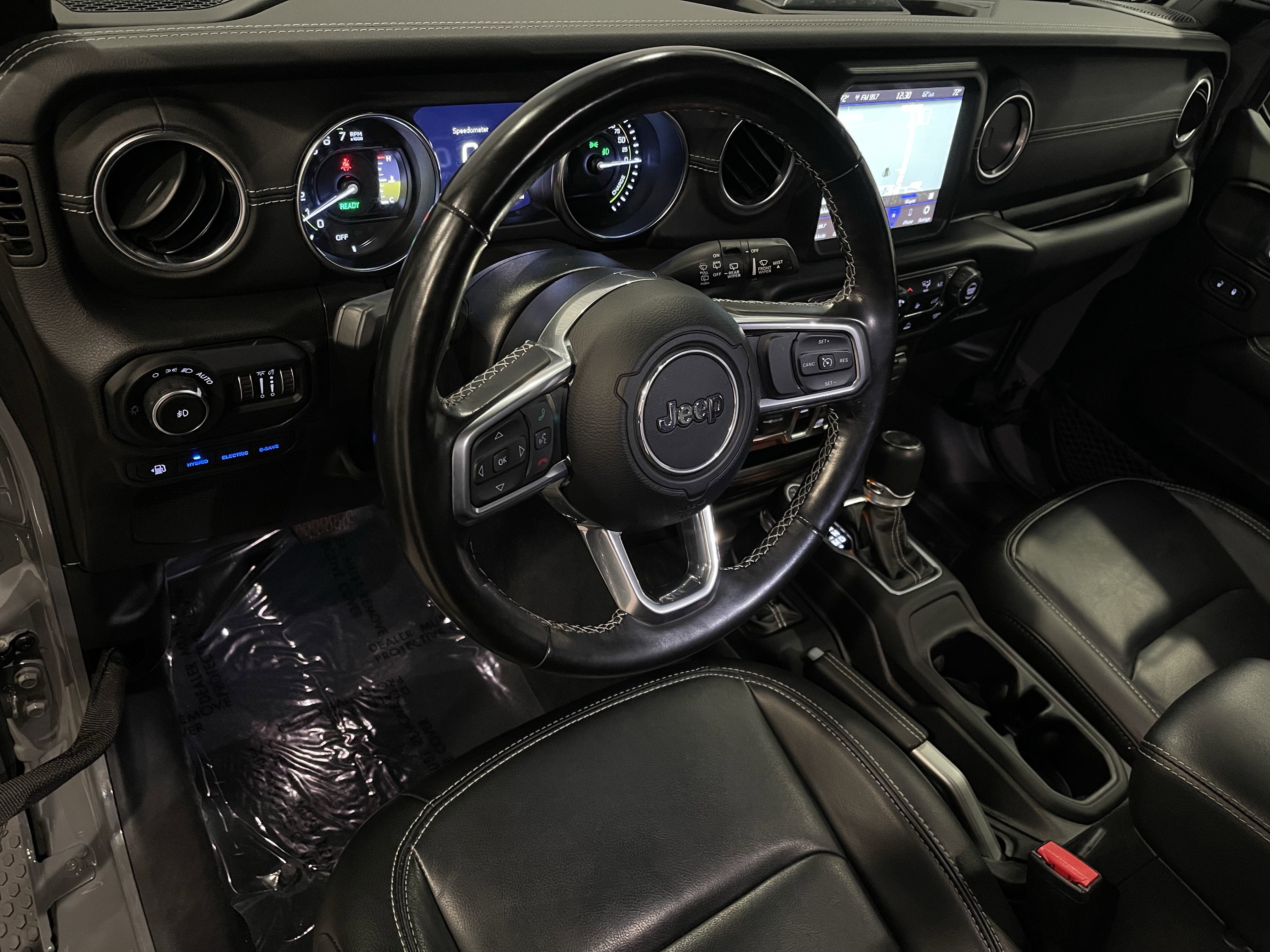 Used 2022 Jeep Wrangler Unlimited Sahara w/ Cold Weather Group image 13