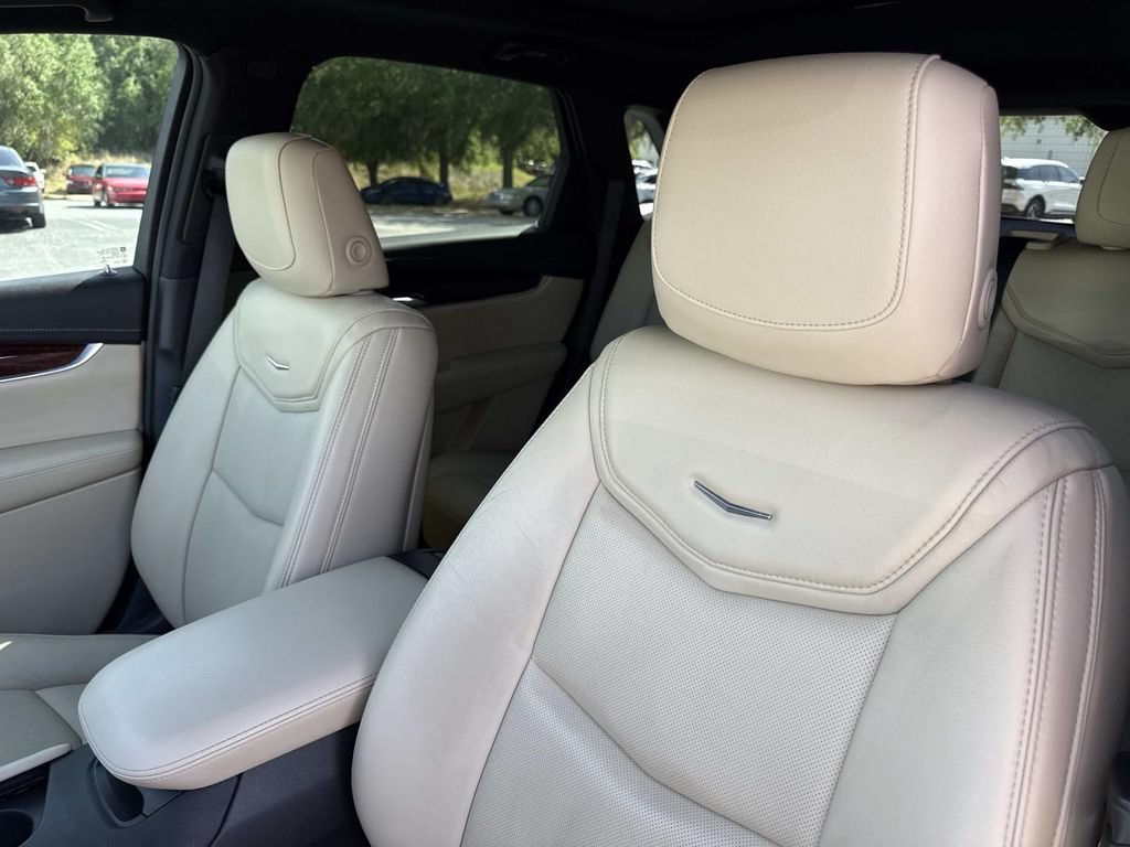 Used 2017 Cadillac XT5 Premium Luxury FWD image 21