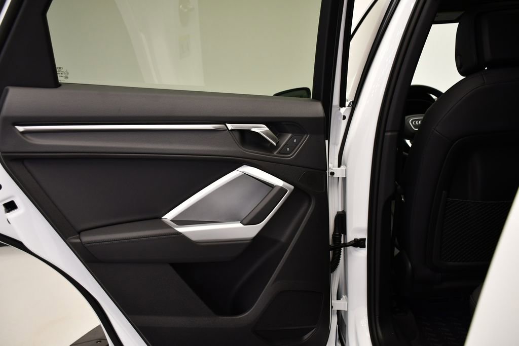 Used 2025 Audi Q3 2.0T Premium w/ Convenience Package image 41