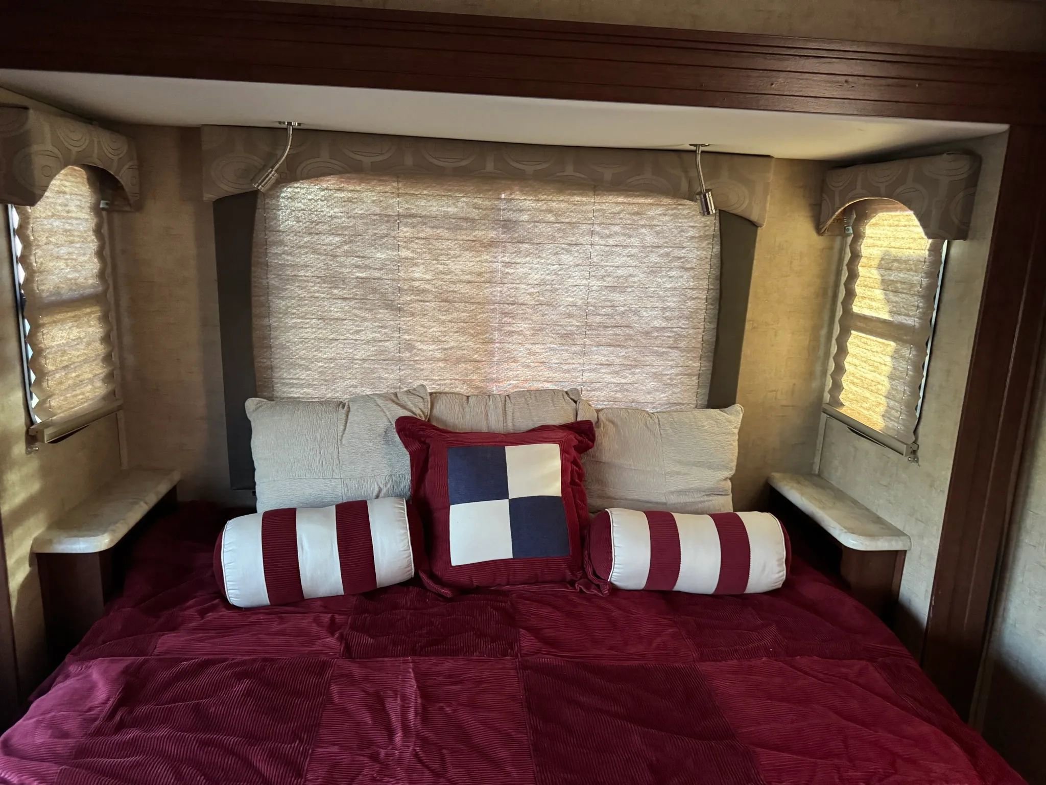 Used 2015 Ford E-450 and Econoline 450 Super Duty w/ Motorhome Prep Package image 54