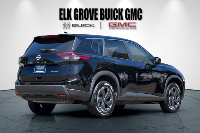 Used 2024 Nissan Rogue SV AWD/4WD image 4