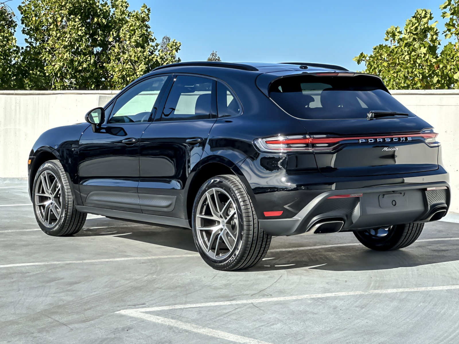 New 2026 Porsche Macan AWD/4WD image 4