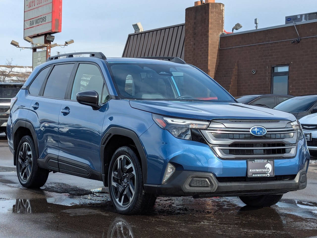 Used 2025 Subaru Forester Premium image 5