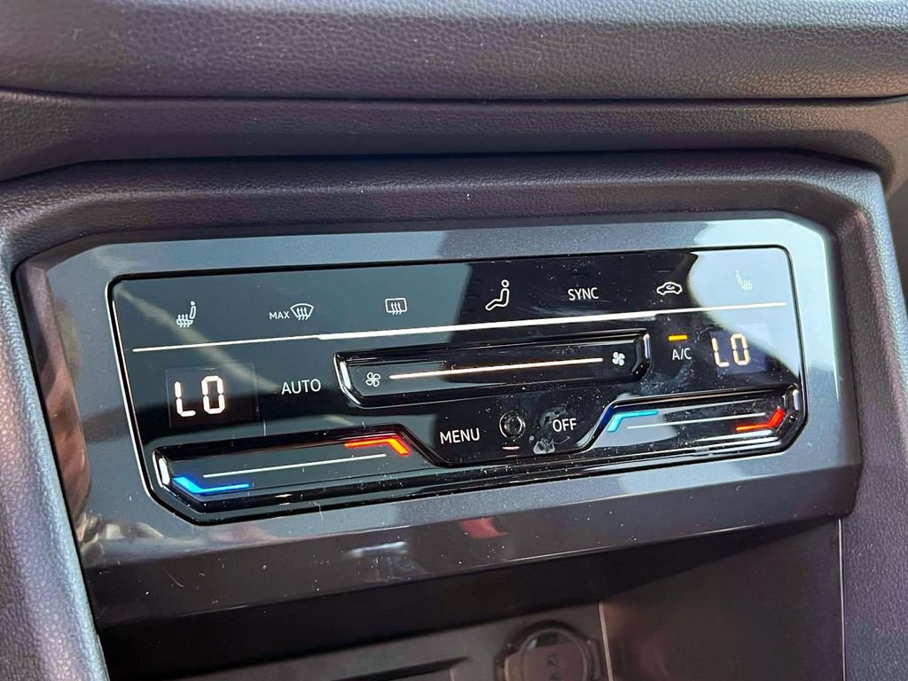 Used 2022 Volkswagen Tiguan SE R-Line image 32