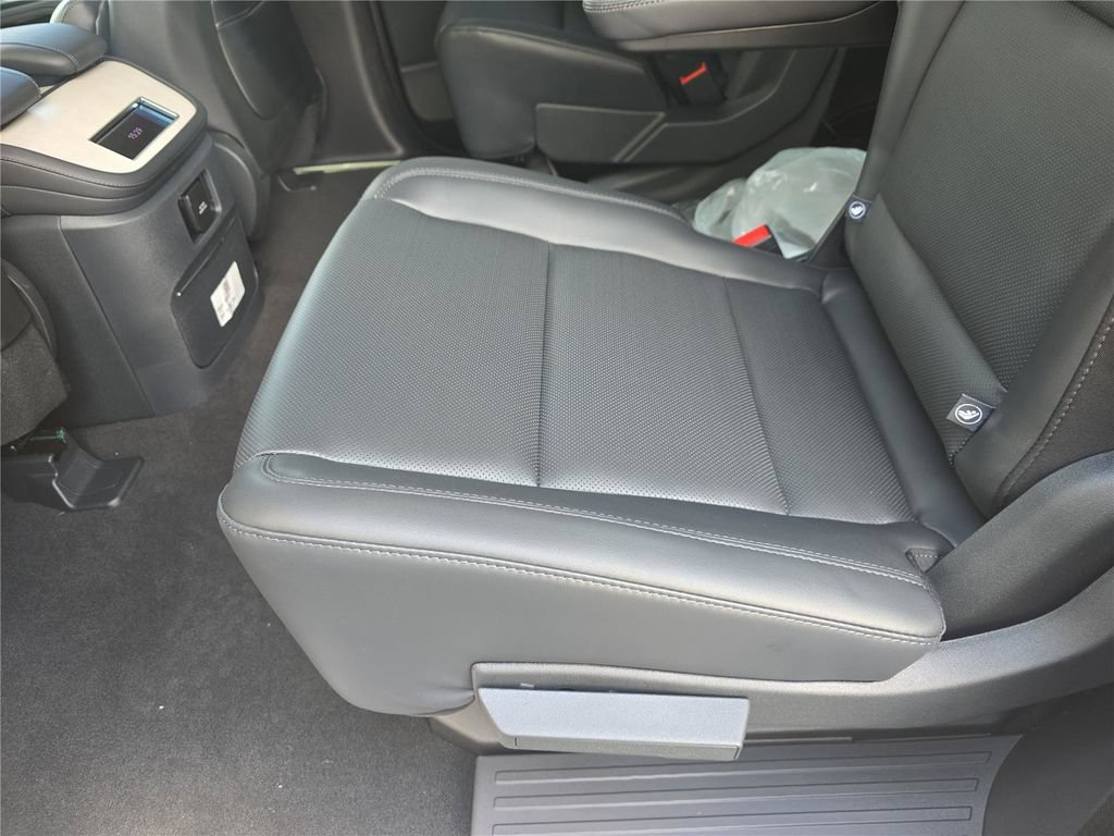 New 2027 Lincoln Navigator Premiere RWD image 16