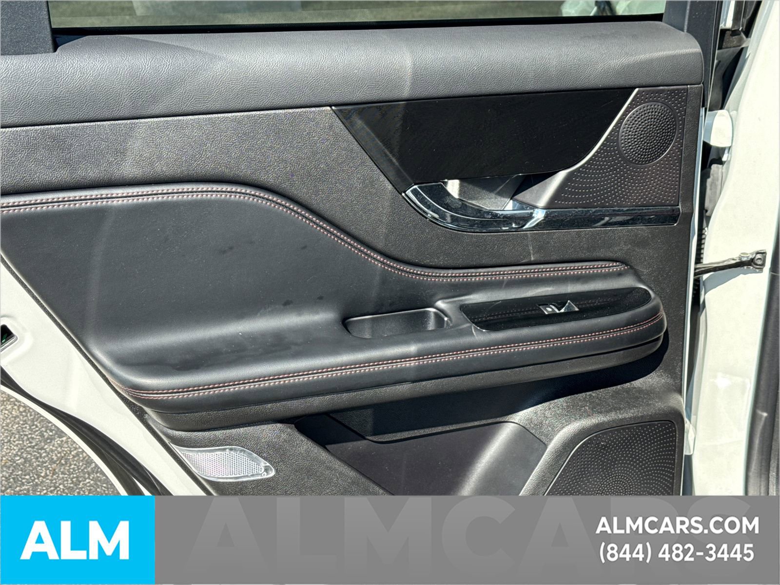 Used 2024 Lincoln Corsair Reserve w/ Jet Appearance Package image 27