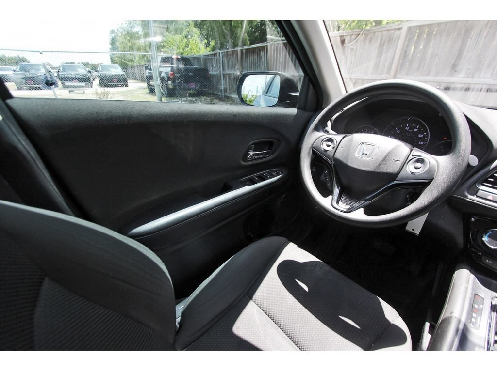 Used 2022 Honda HR-V LX image 8