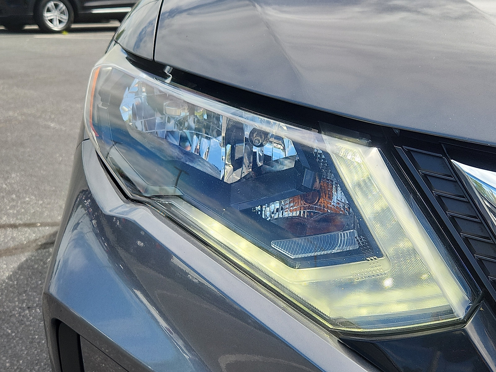 Used 2020 Nissan Rogue SV w/ Premium Package AWD/4WD image 9